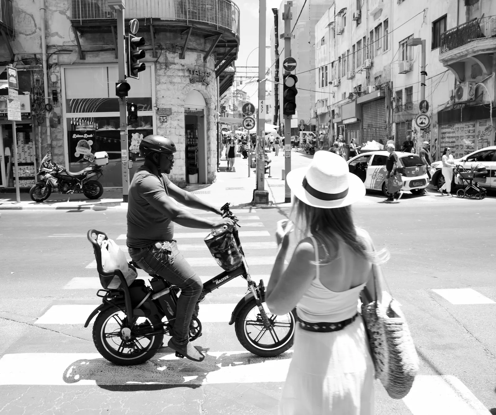 Street crossing in Florentine neighbourhood, South Tel Aviv